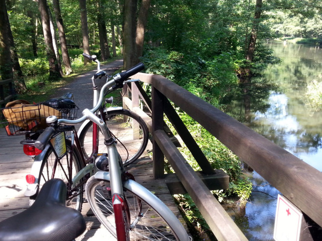 an der spree mit dem fahrrad