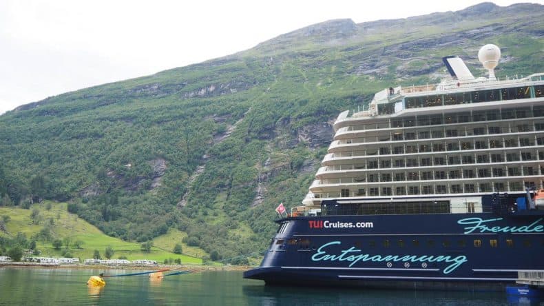 Ahoi Matrose Helke An Bord Der Mein Schiff 4 Norwegens