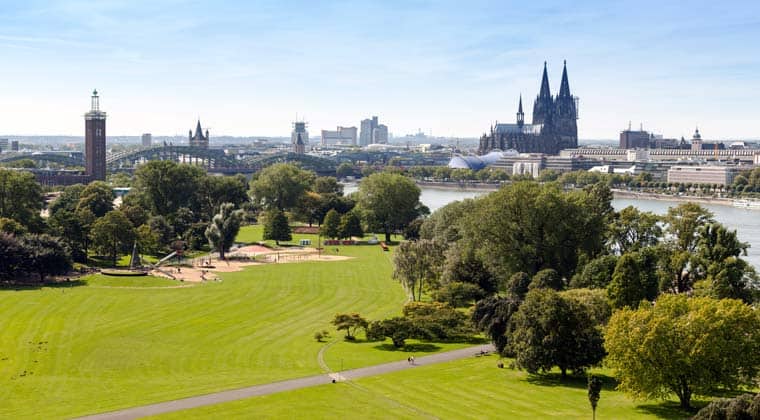 Blick auf den Rheinpark