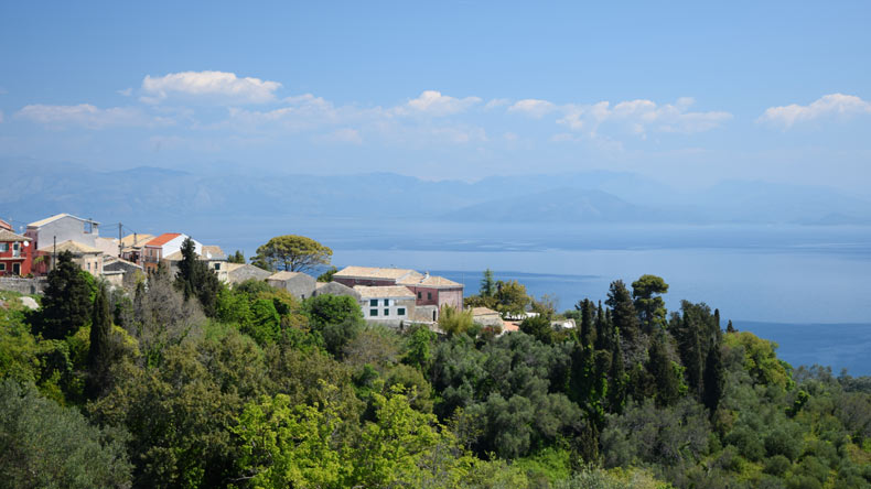 Blick auf Chlomos auf Korfu