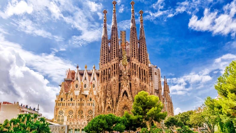 Die weltberühmte Sagrada Familia von Antoni Gaudi in Barcelona, Spanien.