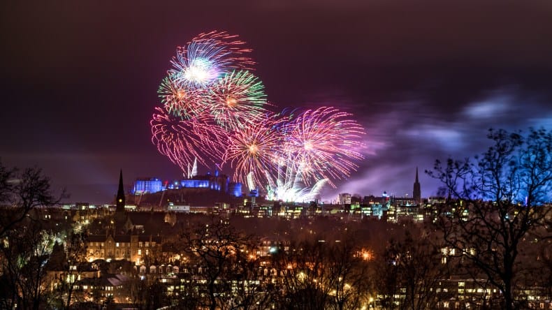 Blick auf Edinburgh Castle zu Silvester