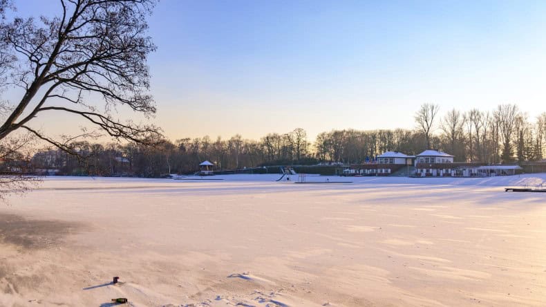 Eisbaden im Plötzensee