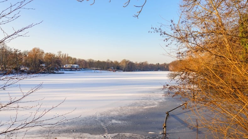 Eisbaden im Schlachtensee