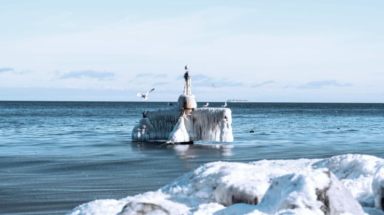 Eisbaden in der Ostsee